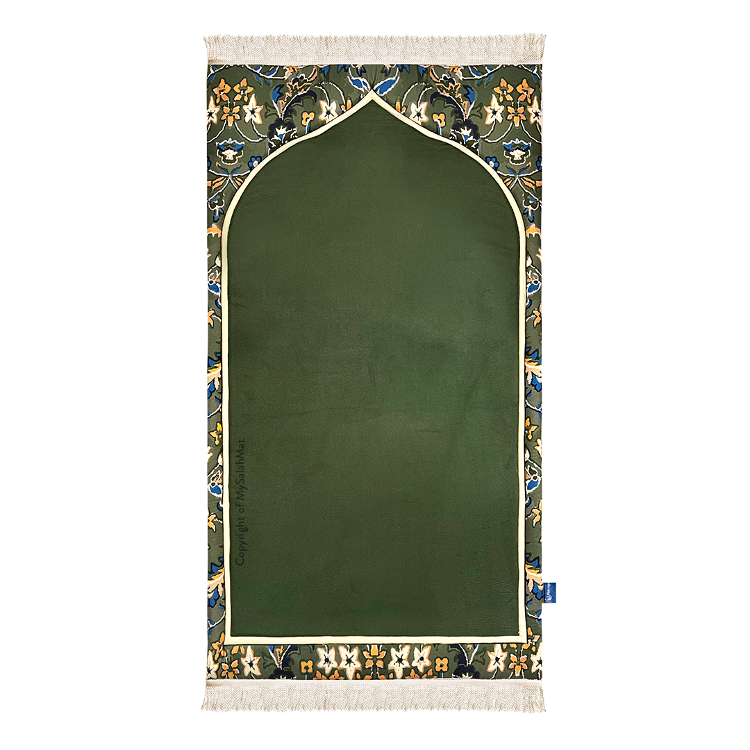 Madinah Elegance Padded Prayer Mat